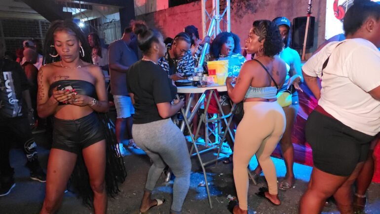 Dancehall Live DJ Party Set for Wild Night Fun