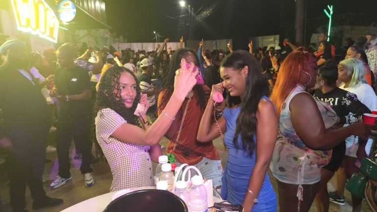 Top Dancehall Live DJ Sound for Pure Jamaica Feel